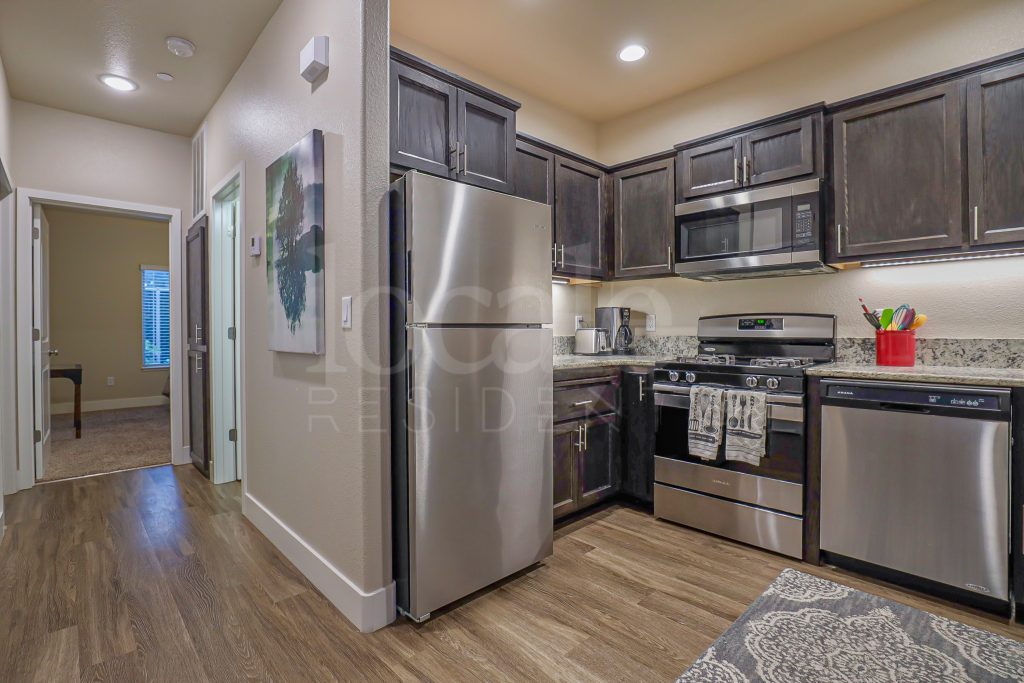 Fully equipped kitchen with full size fridge!